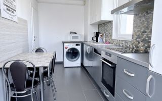 Apartament semidecomandat cu 3 camere, balcon, parcare, zona VIVO - Poză 5