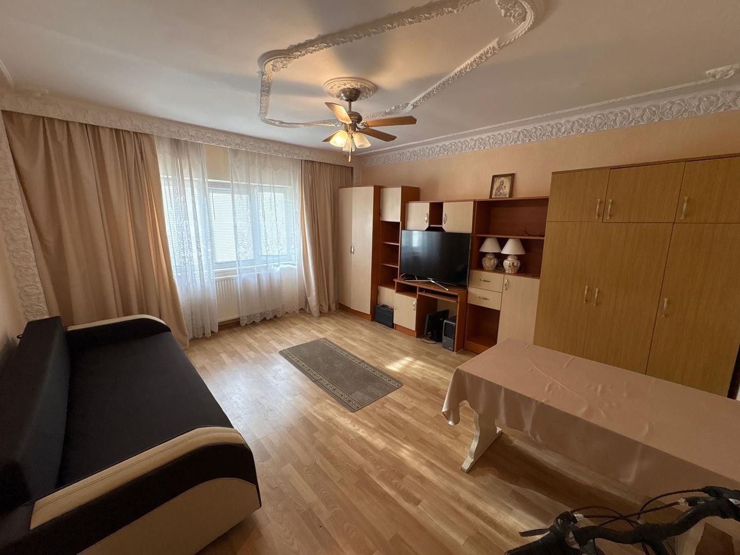 Garsonieră decomandată  37 M² etaj 2 Pescarilor mobilată+utilată - Poză 1