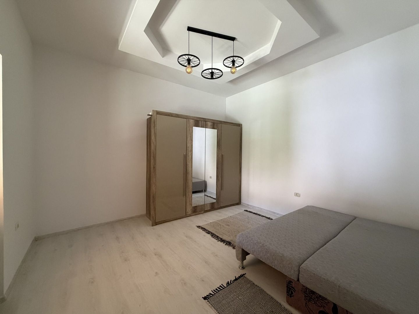 Apartament 2 camere cochet, renovat, curte ingrijita-Piata Catedralei - Poză 5