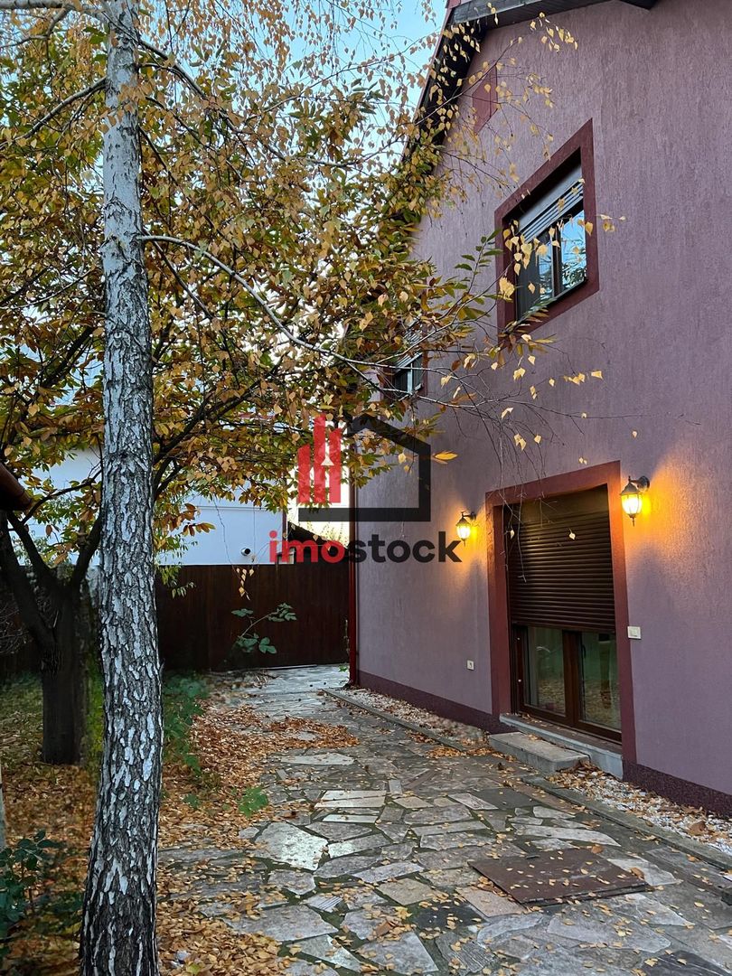 Casa individuala pozitie foarte buna si teren generos - Poză 2