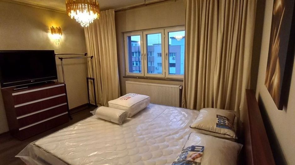 AP. 2 CAMERE 13 SEPTEMBRIE, LOC PARCARE, BUCATARIE INCHISA, RENOVAT - Poză 4