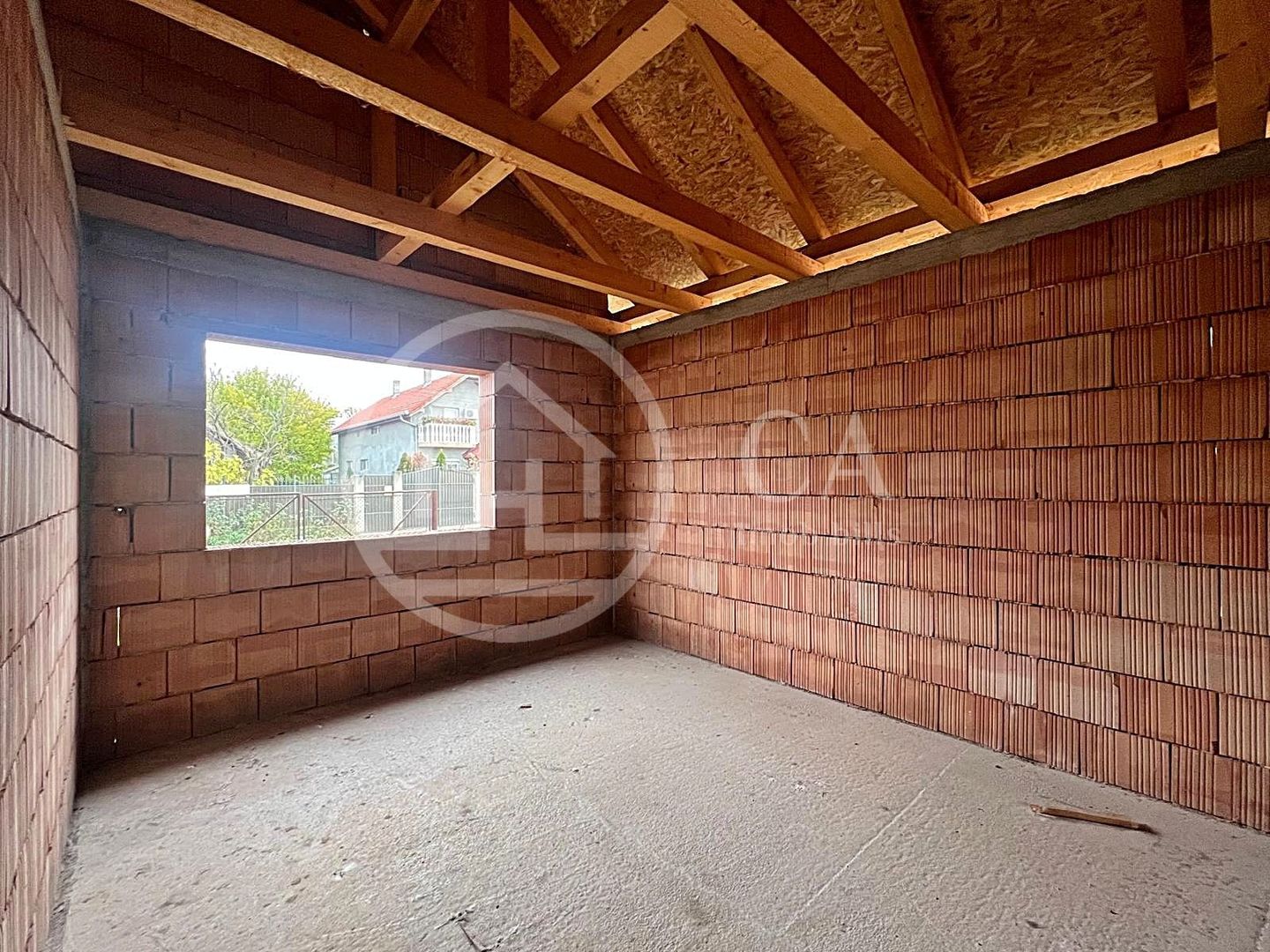 Teren si casa la rosu de vanzare in Biharia, Bihor - Poză 3