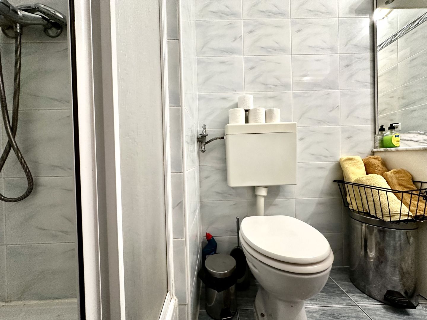 Apartament cu 2 camere,  clasic si boem, cu vedere in Piață Victoriei - Poză 13