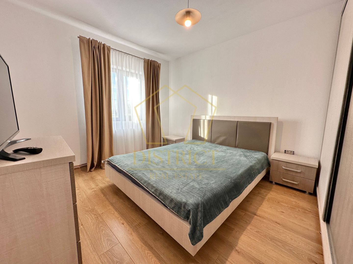 Duplex cu 4 camere si dressing mobilat in Giroc zona Planetelor la asfalt. - Poză 13