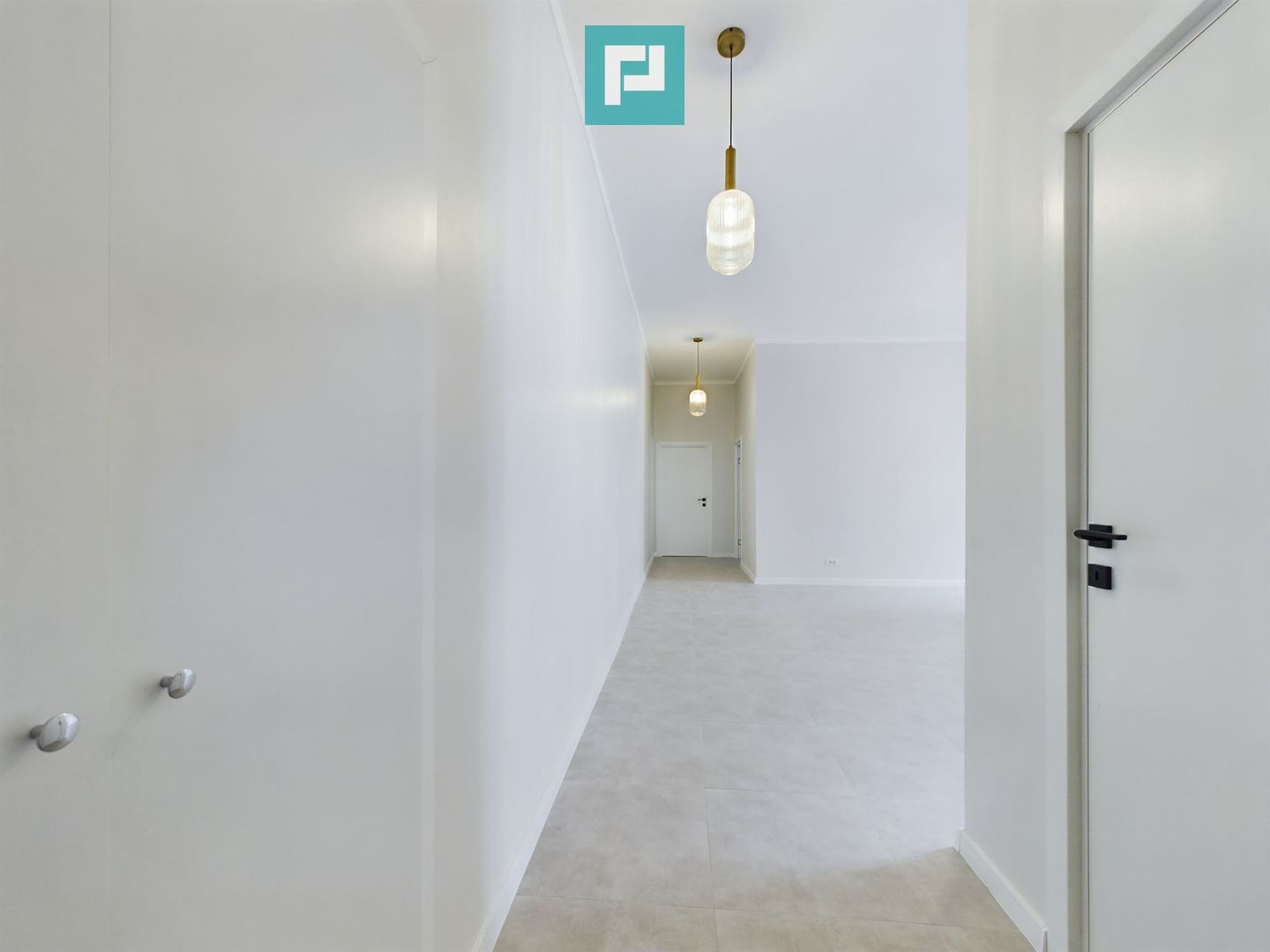 Apartament 3 camere premium, Bulevardul Revoluției - Poză 1