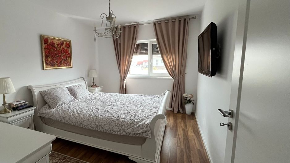 Ocazie! Casă înșiruită în Dumbrăvița, zona Cora - Poză 4