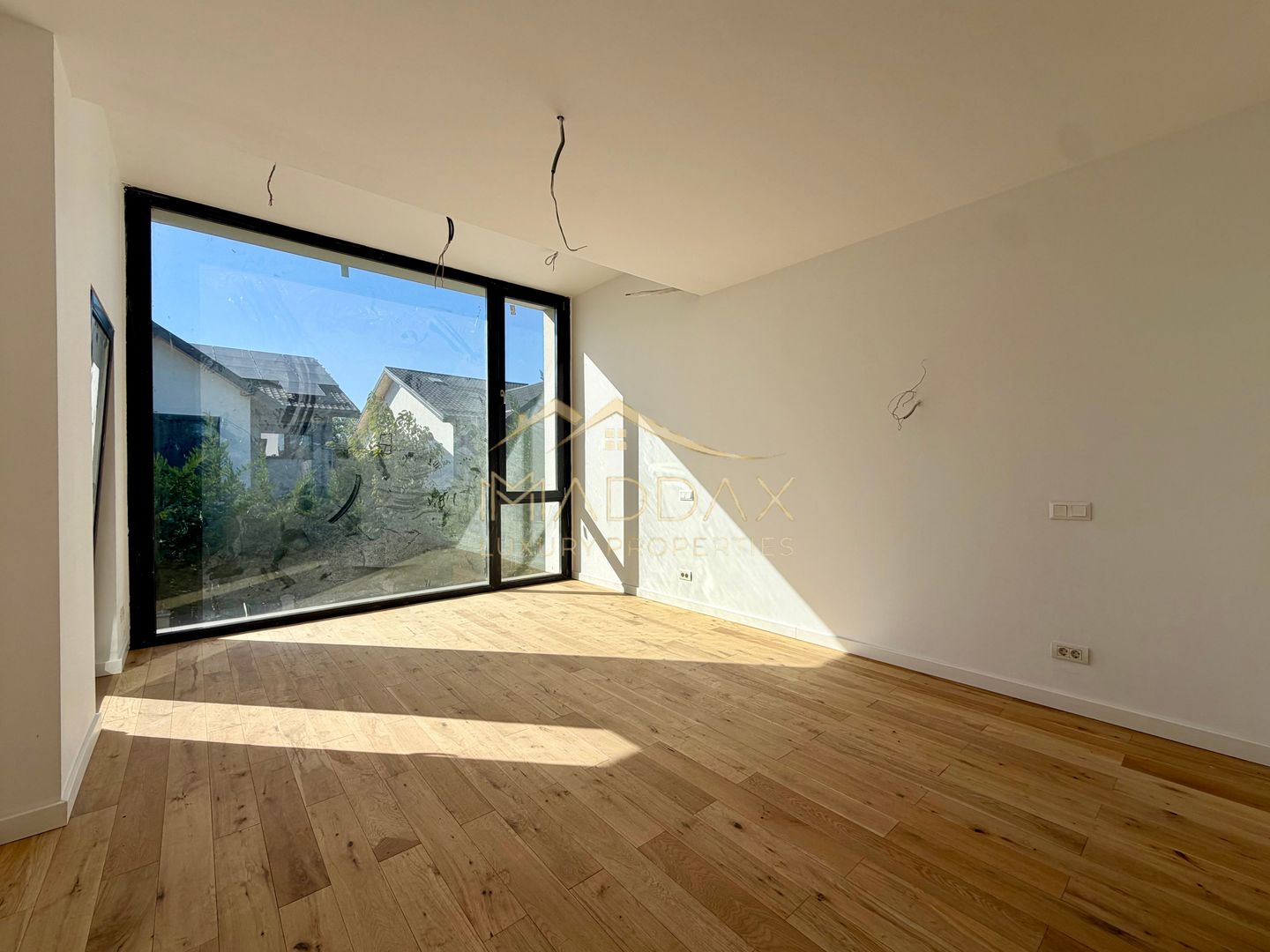 Vila Mediteraneana P+1E // 5 camere / 136 mp utili /garaj / Tunari - Poză 31
