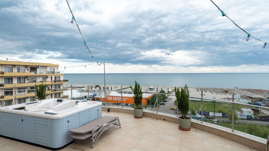 Statiunea Mamaia -UNICAT- Penthouse 220 mp cu vedere frontala la mare si jacuzzi - Poză 32