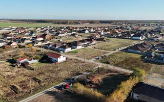 Teren intravilan imprejmuit, vegetatie matura 1200mp Sag Manastire - Poză 7