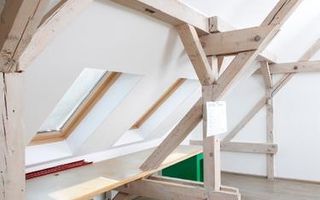 Mansardă boemă, ideală pentru industriile creative - Poză 5