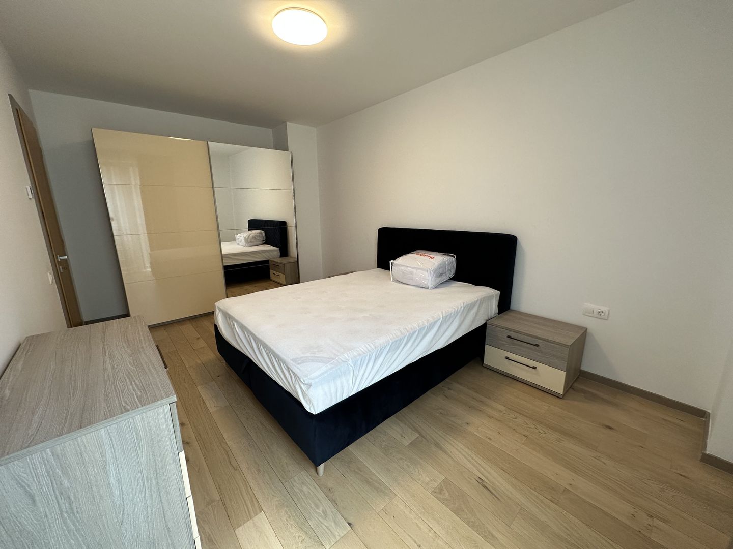 Apartament bloc nou 3 camere - parcare subterana - Poză 11