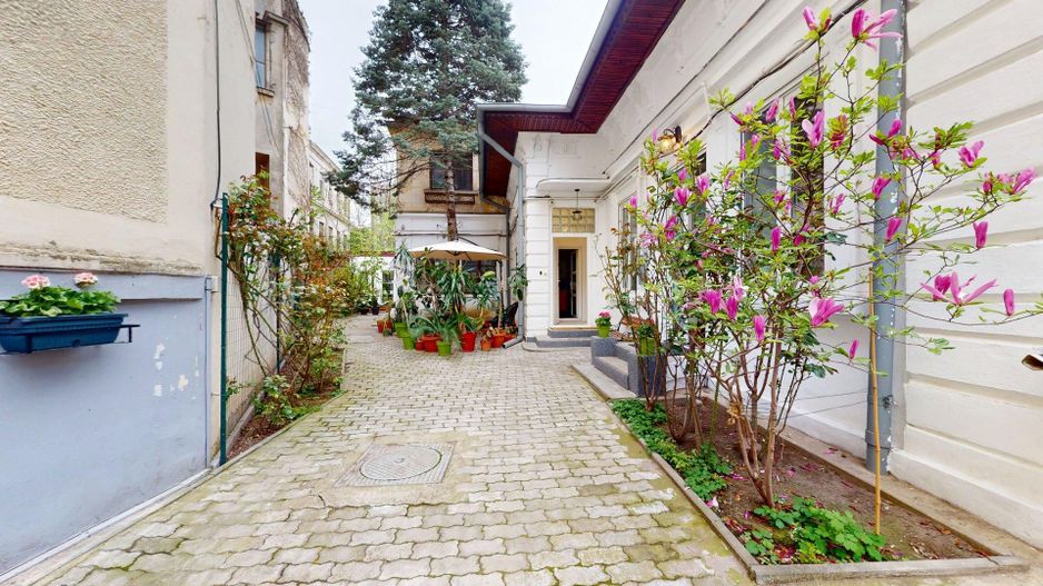 Casă cu șarm istoric lângă Cișmigiu – 6 camere, atrium natural, cramă - Poză 1