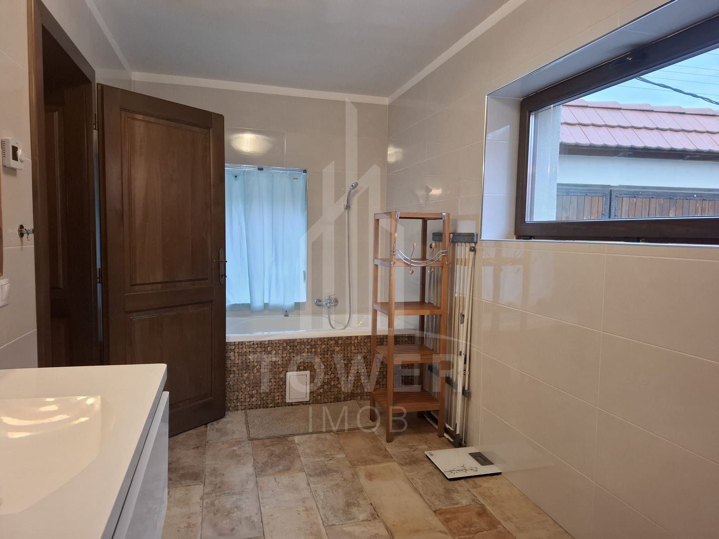 Casă complet renovată de vânzare în Amnaș – la doar 25 km de Sibiu! - Poză 33