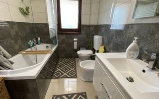 Locuinta eleganta cu finisaje premium - Poză 19