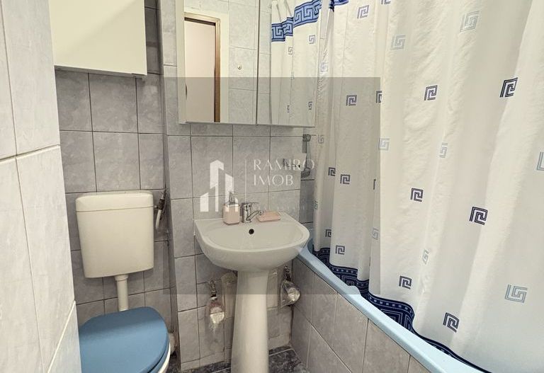 2 camere decomandat - Strada Reșița /  Huedin - Poză 10