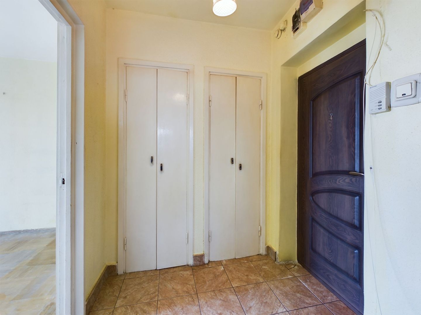 Apartament clasic cu 2 camere în Grădiște - Poză 9