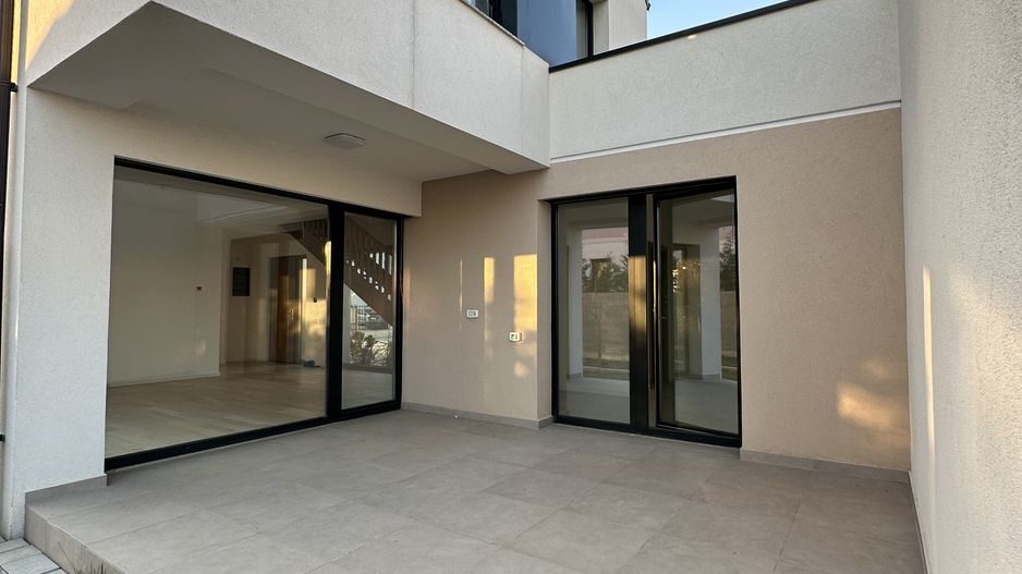 Casa cu 5 camere - Dumbarvita - Poză 9