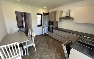 CASA SPATIOASA  CU GARAJ SI TEREN DE 600 MP - Poză 4