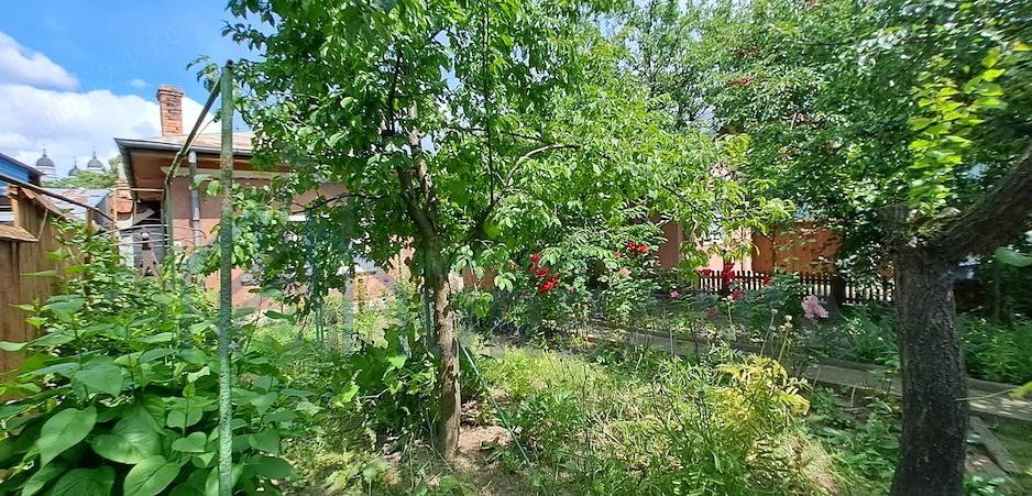Teren 366 mp cu construcții în zona centrală a Iașului, acces direct din stradă - Poză 2