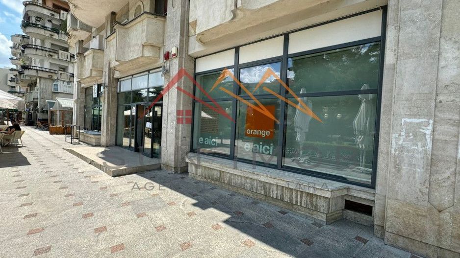 Spatiu comercial, ultracentral, compartimentat, 117m2, 19ml vitrina,CT - Poză 2
