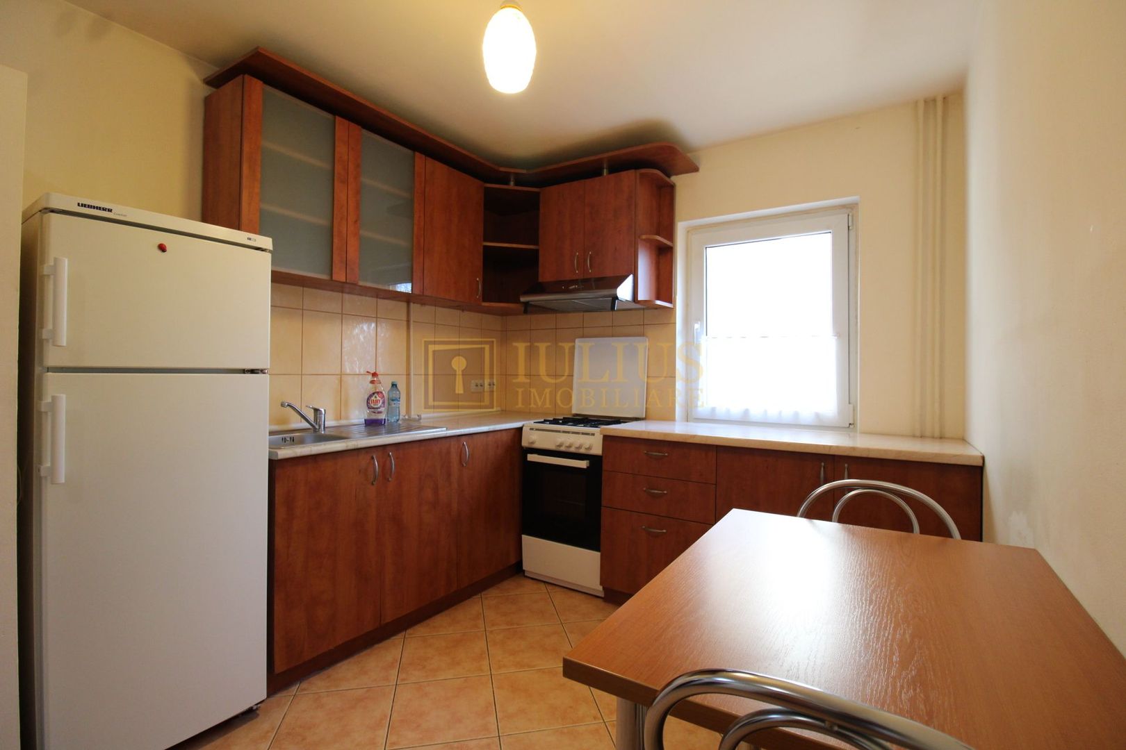 Decomandat, centrala proprie, zona Lunei - Complex Studentesc. - Poză 5