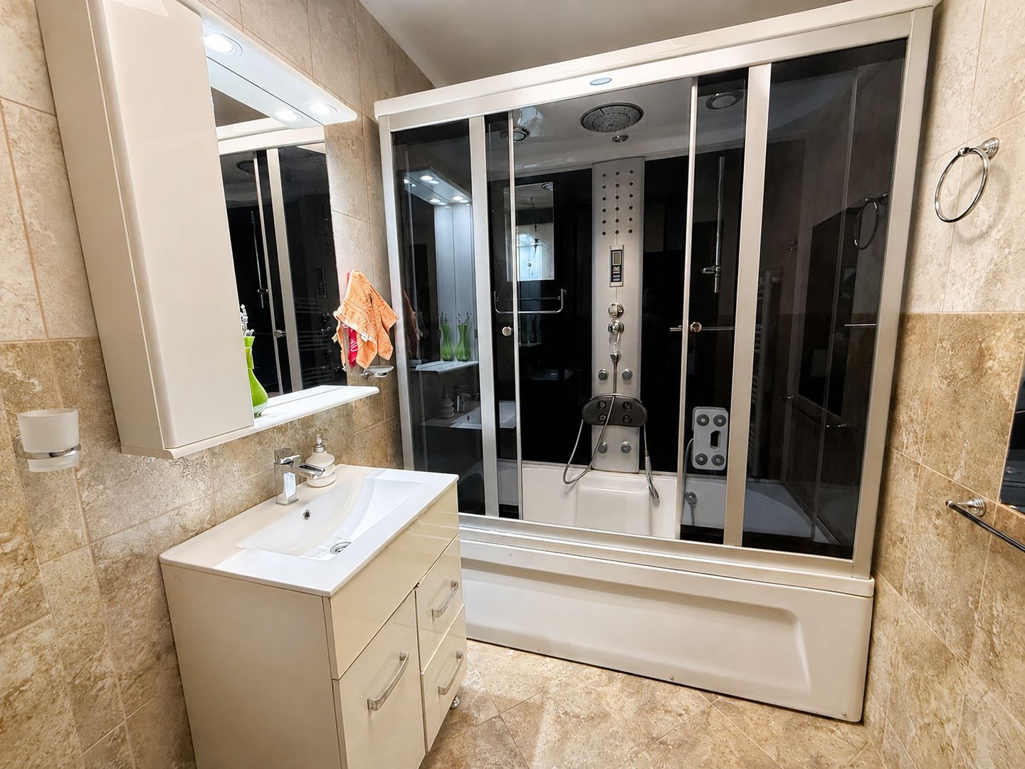 Apartament 2 camere cu 2 balcoane si parcare subterana, Str. Eroilor - Poză 8