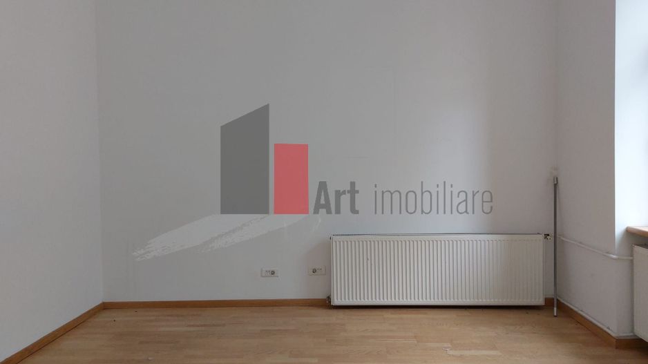 Spatiul "ERAIKINA" in imobil vechi de birouri, cu rezonanta istorica - Poză 2