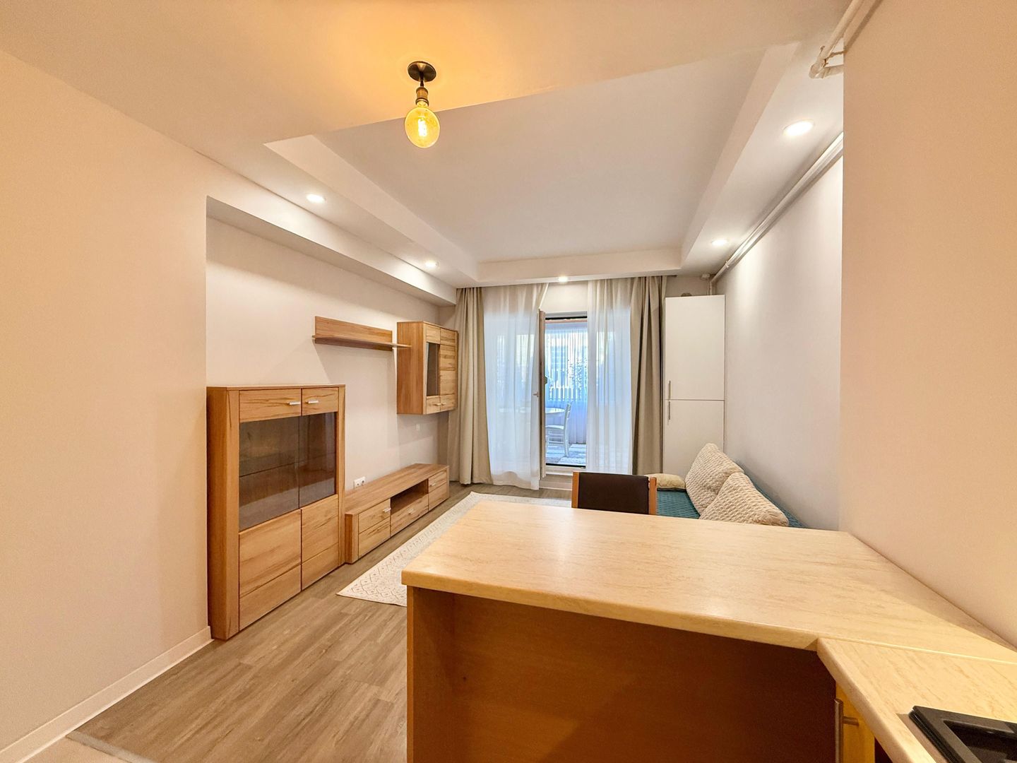 COSMOPOLIS - Apartament cu 2 camere tip studio, mobilat si utilat. - Poză 4