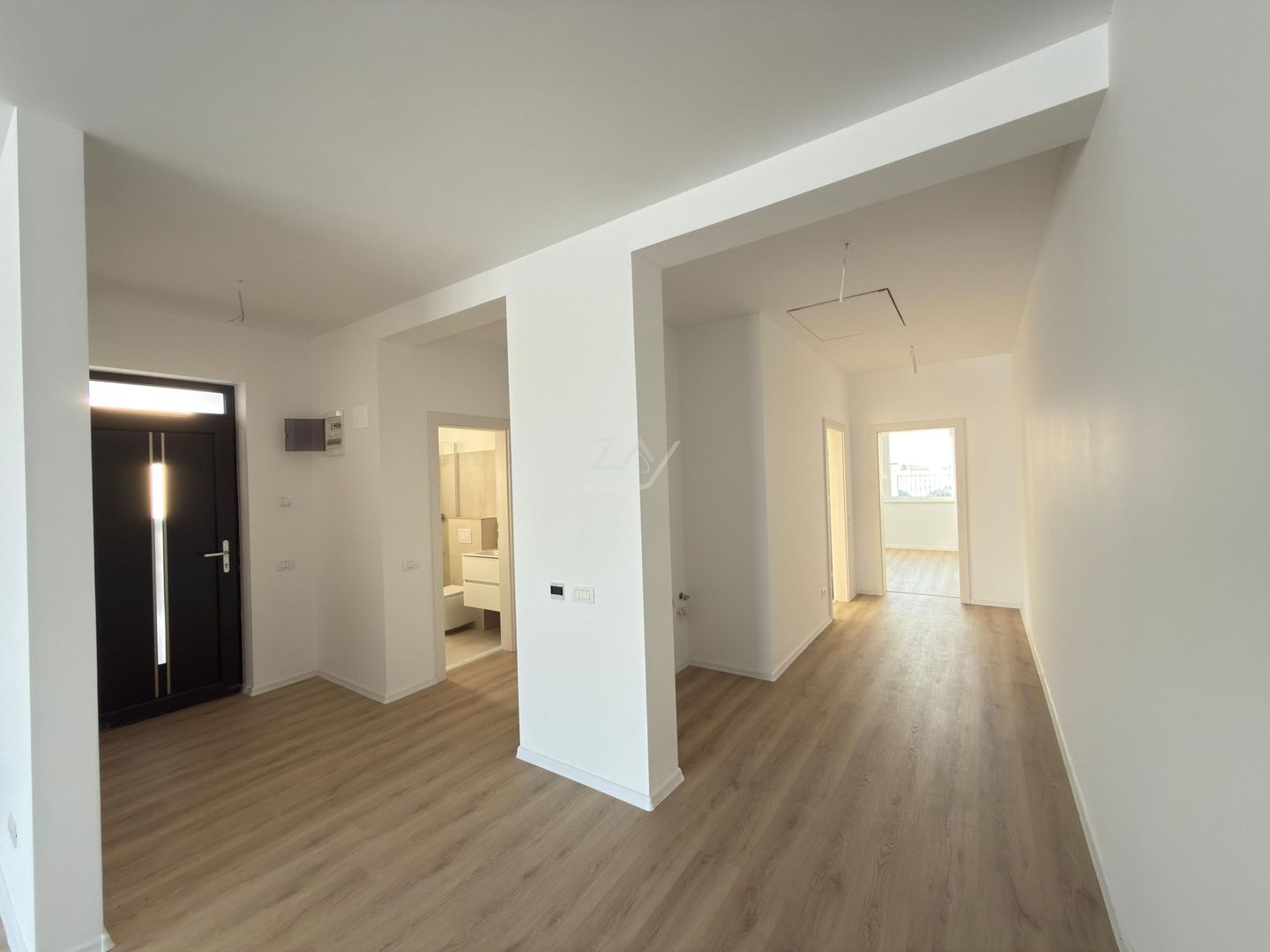 COMISION 0! Duplex finalizat - 5 camere, 3 bai. Panouri fotovoltaice. - Poză 6