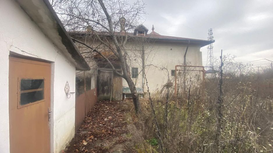 Proiect pentru dezvoltare sau locuire! Vanzare casa in Ulmi - Poză 3