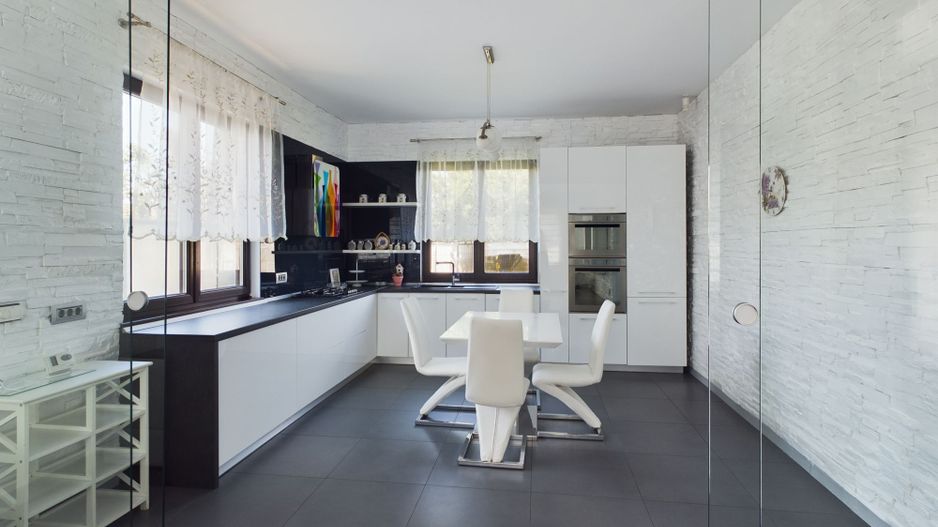 Vilă modernă cu 5 camere Curtici - Poză 4