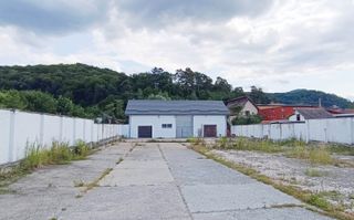 Proprietate cu 2 hale si casa la inchiriat,teren 1350mp - Poză 1