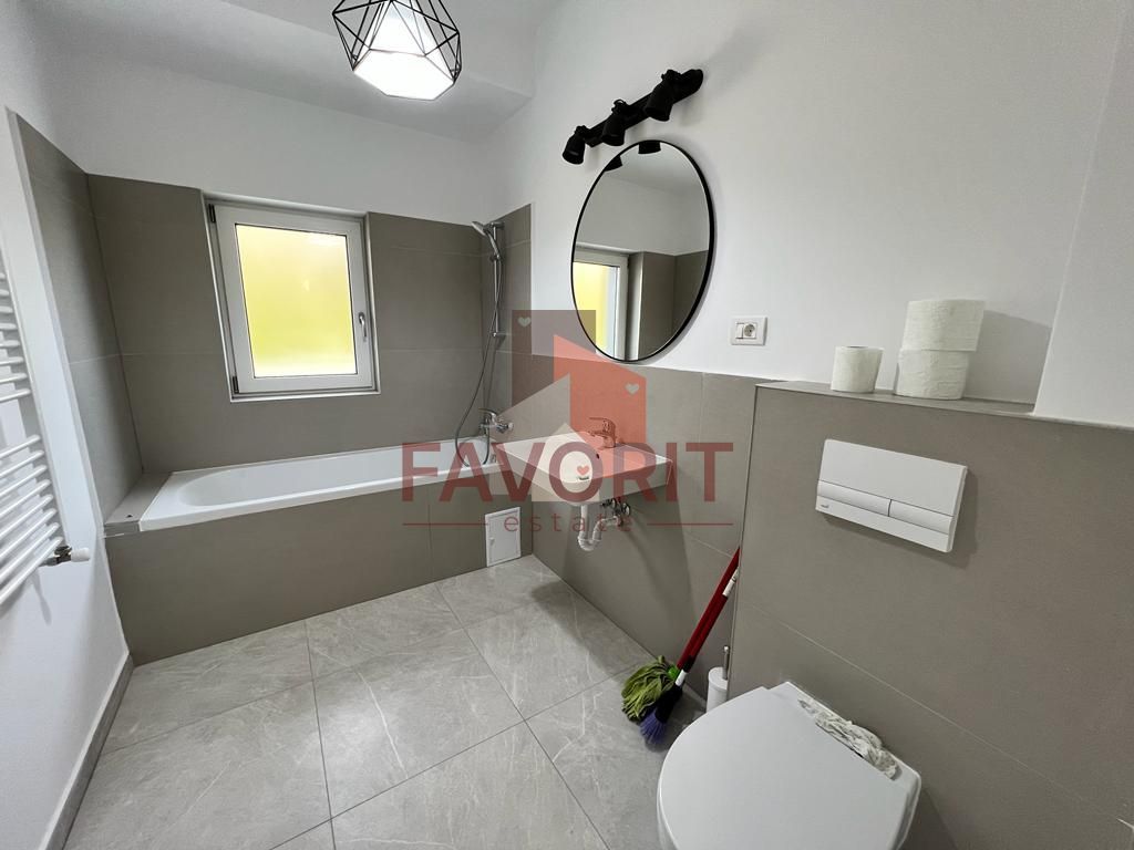 Mobilat si utilat. Vedere la padure. Parcare cu bariera - Poză 10