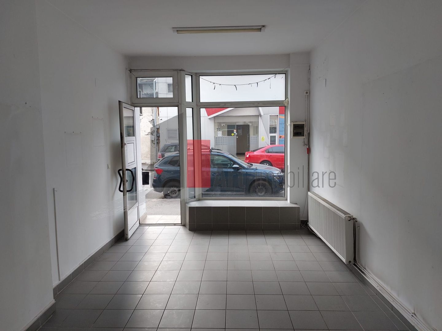 Spatiu Tineretului, stradal, vitrina, 42 mp - Poză 5