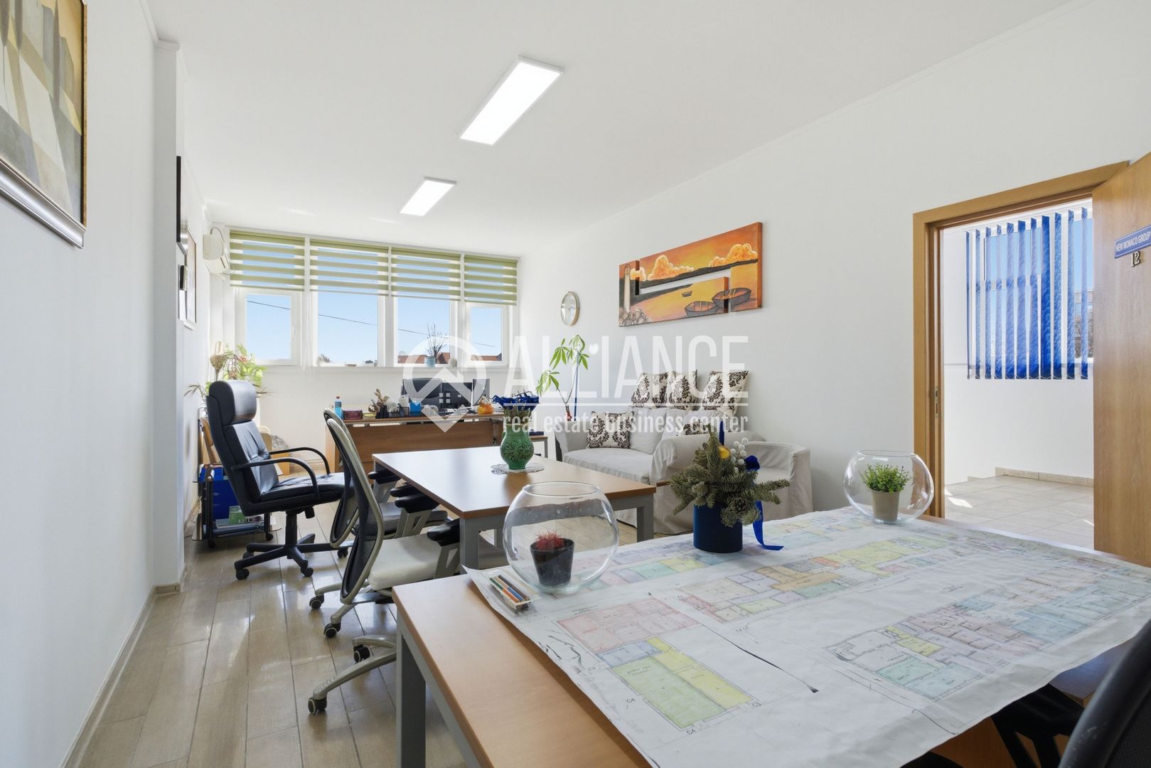 FALEZA NORD cladire multifunctionala 4600 mp cu acces din Bdul Mamaia! - Poză 12