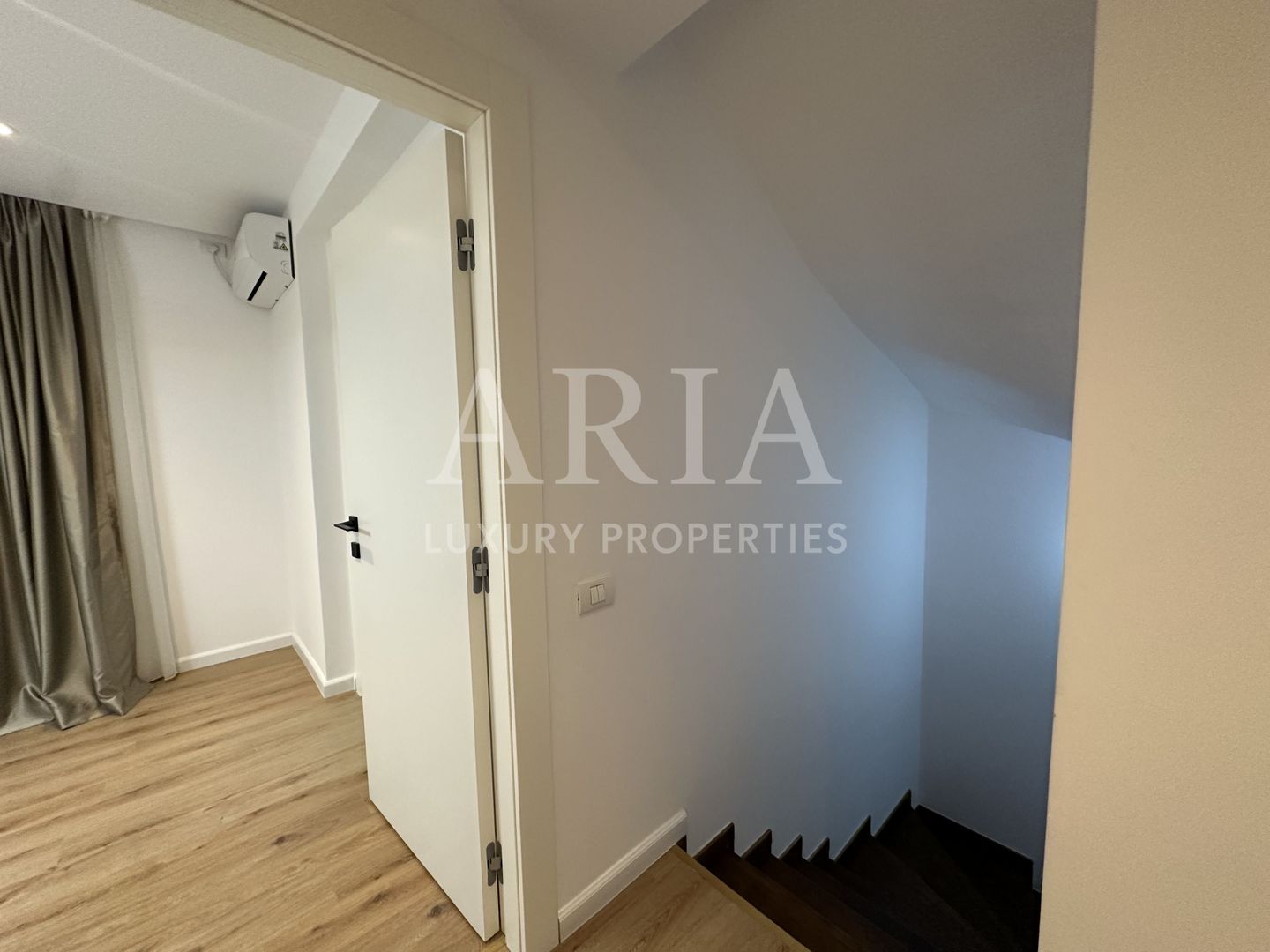 AMERICAN VILLAGE - MODERN VILLA - 5 ROOMS - FULLY FURNISHED - GATED COMMUNITY - Poză 19