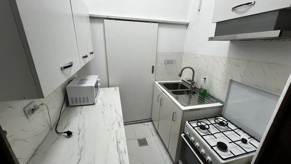 Apartament cu 2 camere, centrala proprie, Piata Romana - Poză 3