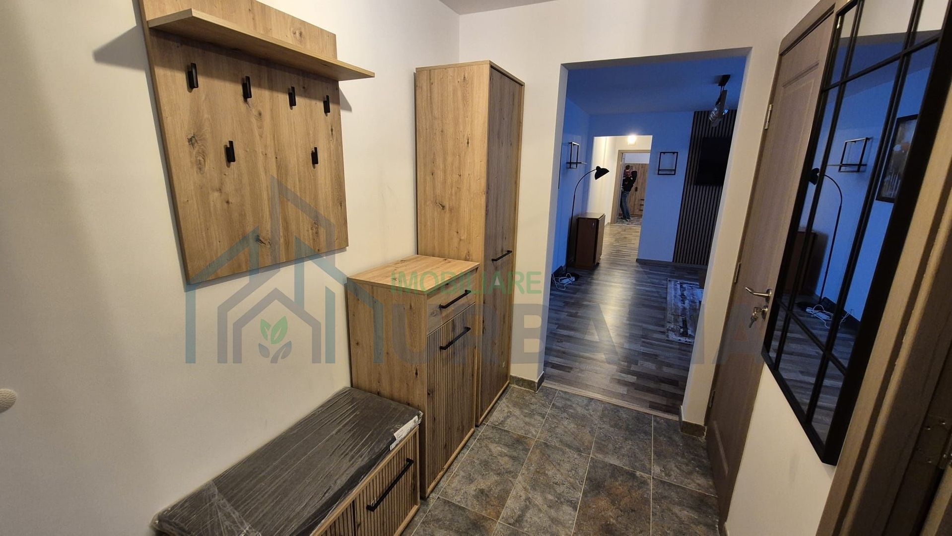 Apartament 3 camere de închiriat în Podul de Piatră, prima inchiriere - Poză 3