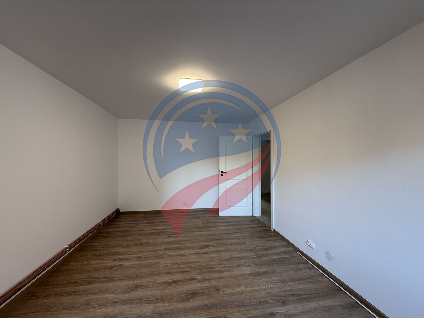 Apartament 4 camere decomandat/1 mai/ ultrafinisat/Craiova - Poză 5