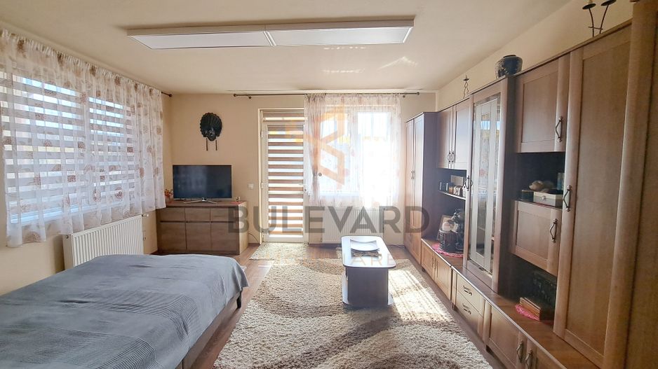 Comision 0! Casa 206 mp utili + pod 60 mp, 4 parcari, 304 mp teren - Poză 9