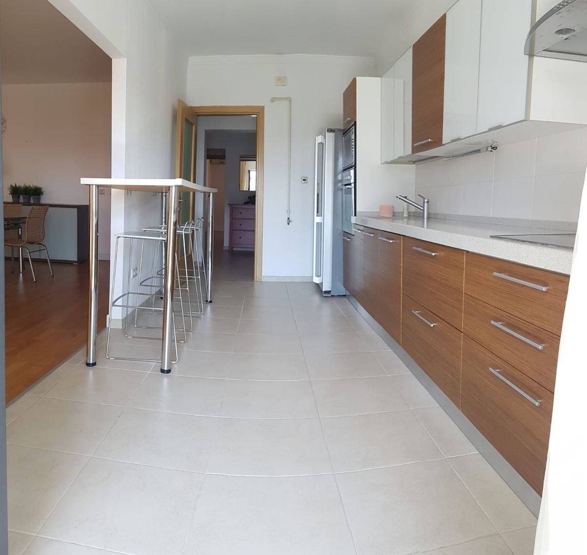 Apartament 3 camere de închiriat cu vedere la lacul Tei - Poză 2