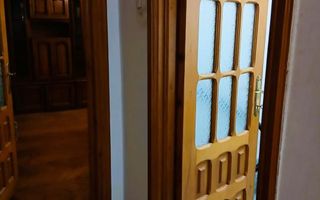 Apartament de vanzare zona centrala etaj 2/8 cu lift - Poză 8