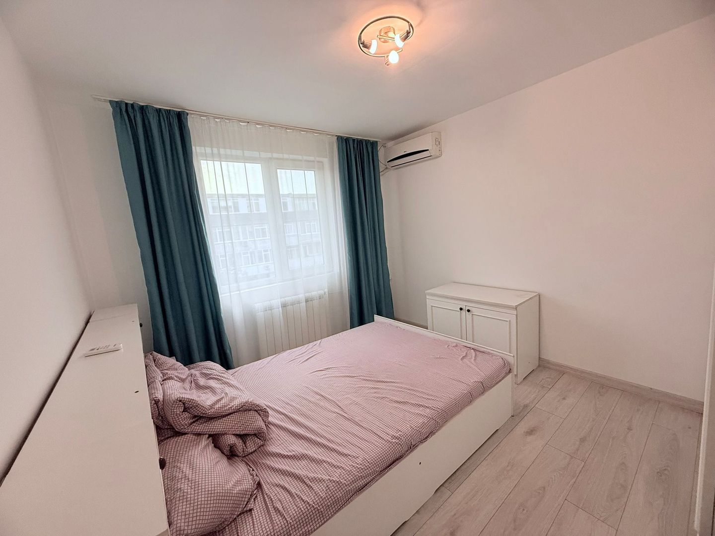 APARTAMENT 3 CAMERE & 2 BAI DECOMANDAT RENOVAT COMPLET CRANGASI BLOC 1985 - Poză 4