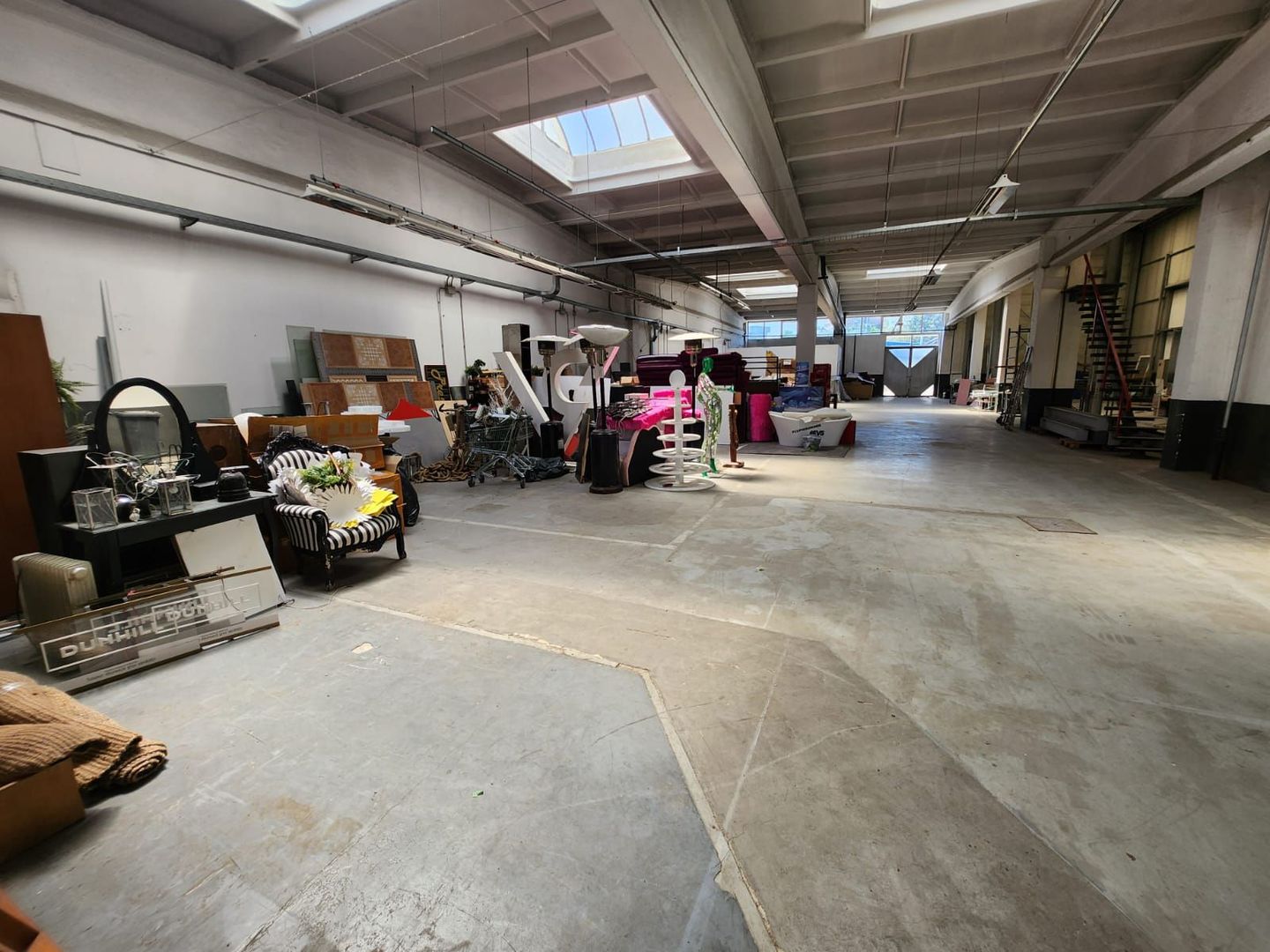 Spatiu industrial  si showroom central de inchiriat - Poză 9