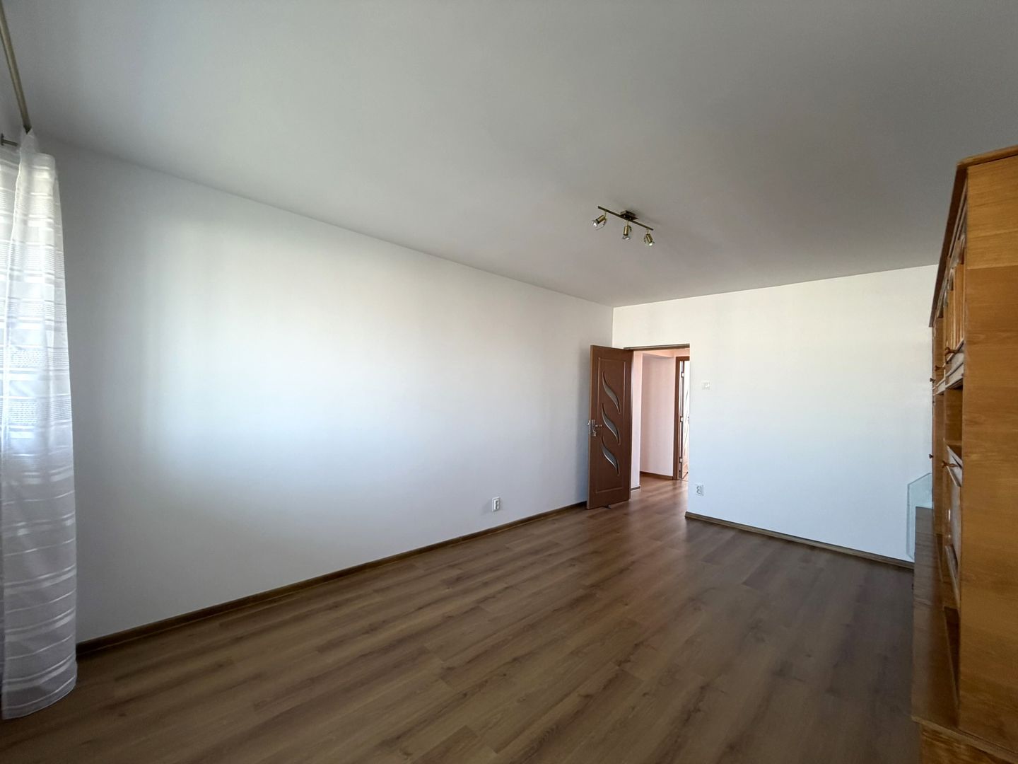 Apartament renovat, decomandat, luminos | Zona Dristor metrou - Poză 2