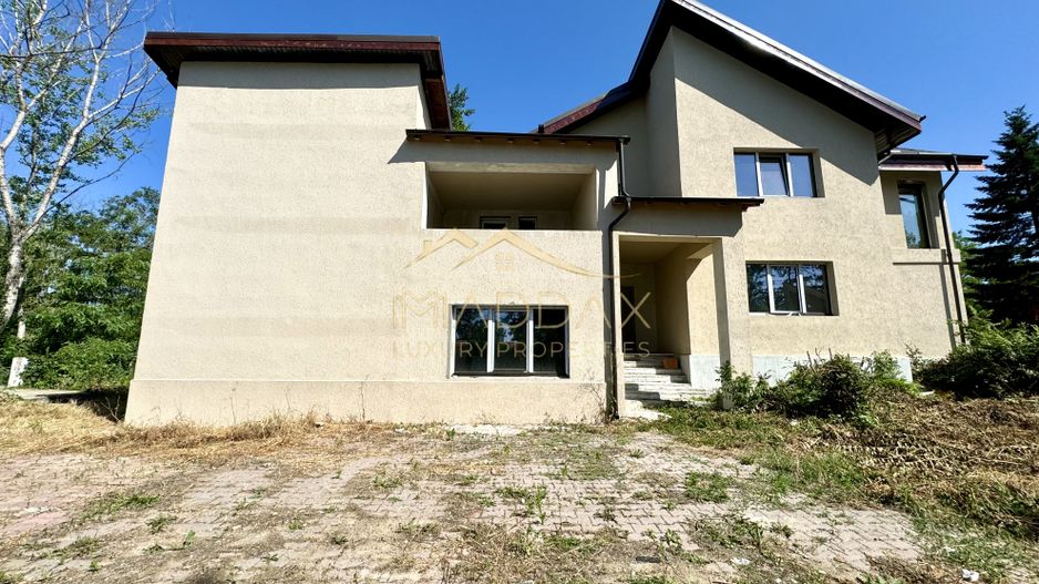 Vila cu 13 camere *4000mp teren* / Piscina / Snagov - Poză 4