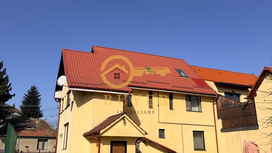 Casa vila in zona centrala - Poză 1