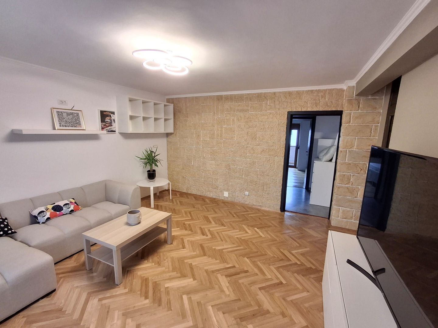 Apartament de inchiriat  2 camere Zona Decebal , Piata Muncii. - Poză 3