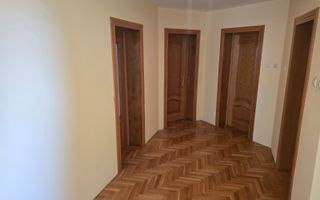 Casa de vanzare 1000 mp teren Cisnadie - Poză 9