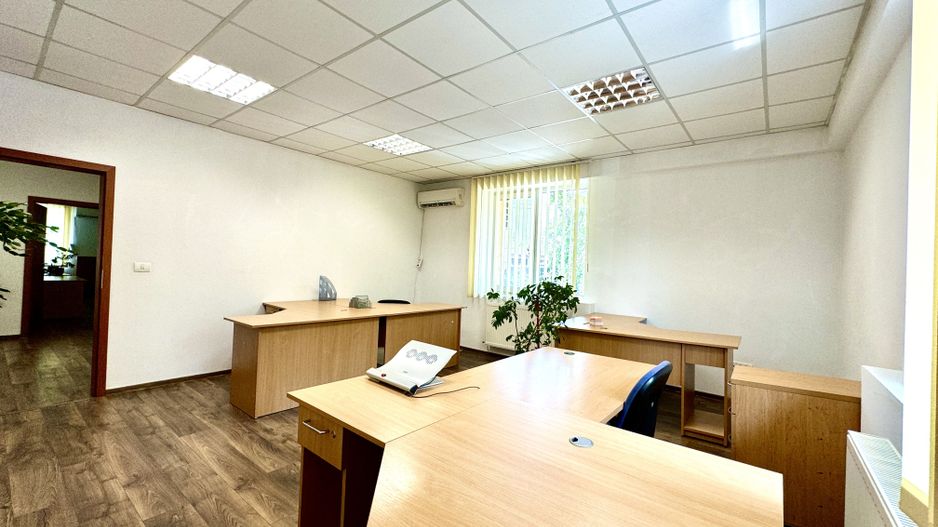 Birou cu 3-4 posturi de lucru - Poză 9